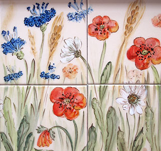 Ackerwildblumen - Tablett mit Fliesenmalerei von Annelie Somborn